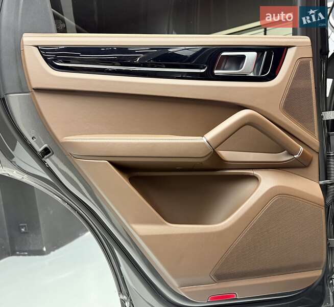 Внедорожник / Кроссовер Porsche Cayenne 2019 в Киеве фото 40 Внедорожник / Кроссовер Porsche Cayenne 2019 в Киеве