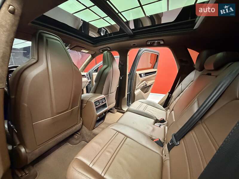 Внедорожник / Кроссовер Porsche Cayenne 2019 в Киеве фото 45 Внедорожник / Кроссовер Porsche Cayenne 2019 в Киеве