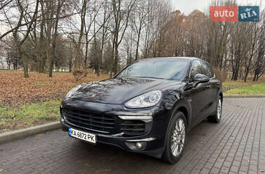 Внедорожник / Кроссовер Porsche Cayenne 2016 в Киеве