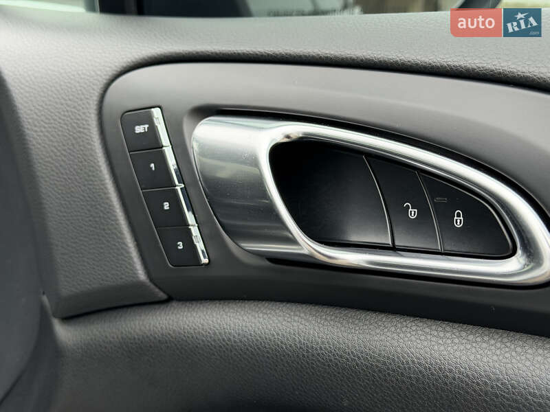 Внедорожник / Кроссовер Porsche Cayenne 2014 в Ковеле