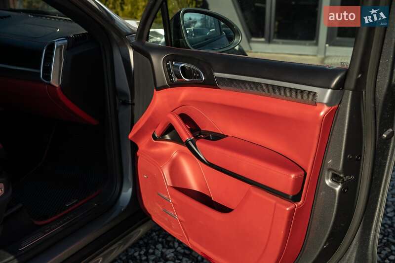 Внедорожник / Кроссовер Porsche Cayenne 2015 в Черновцах фото 44 Внедорожник / Кроссовер Porsche Cayenne 2015 в Черновцах