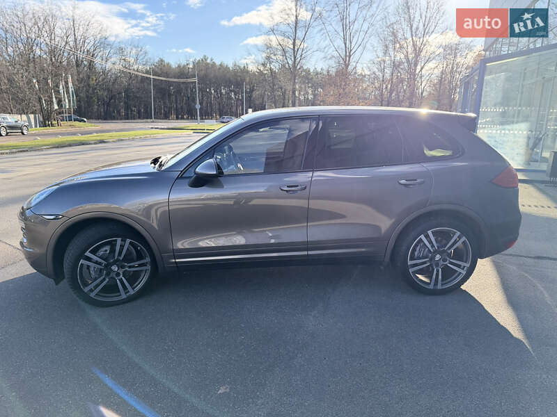 Внедорожник / Кроссовер Porsche Cayenne 2013 в Киеве
