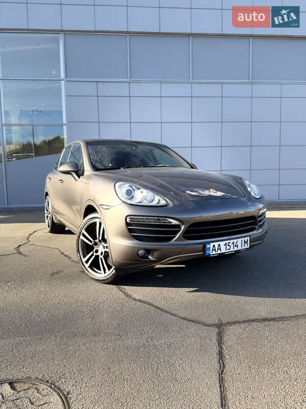 Внедорожник / Кроссовер Porsche Cayenne 2013 в Киеве