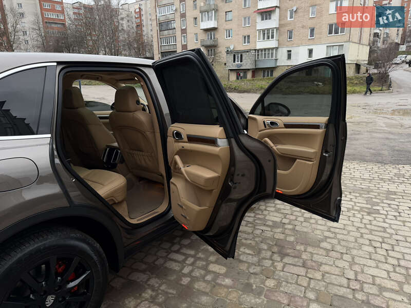 Внедорожник / Кроссовер Porsche Cayenne 2013 в Тернополе фото 44 Внедорожник / Кроссовер Porsche Cayenne 2013 в Тернополе