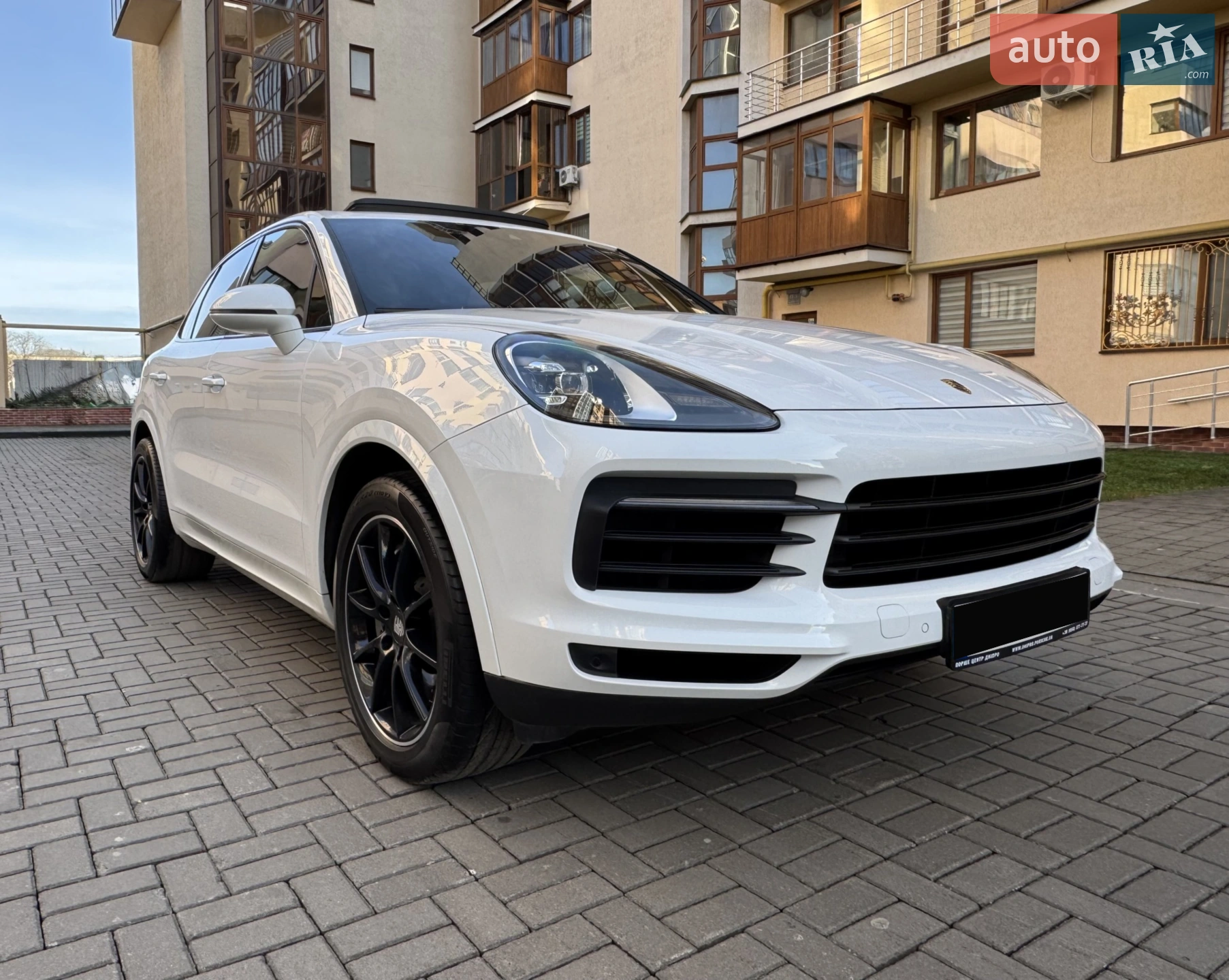 2017 Porsche Cayenne - мініатюра 2