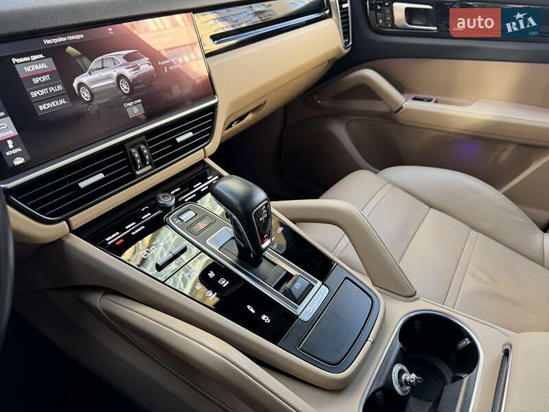 Внедорожник / Кроссовер Porsche Cayenne 2017 в Черновцах фото 39 Внедорожник / Кроссовер Porsche Cayenne 2017 в Черновцах