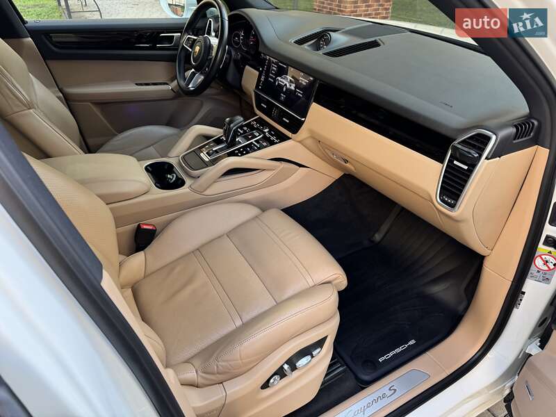 Внедорожник / Кроссовер Porsche Cayenne 2017 в Черновцах фото 45 Внедорожник / Кроссовер Porsche Cayenne 2017 в Черновцах