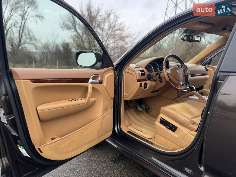 Внедорожник / Кроссовер Porsche Cayenne 2010 в Киеве фото 26 Внедорожник / Кроссовер Porsche Cayenne 2010 в Киеве