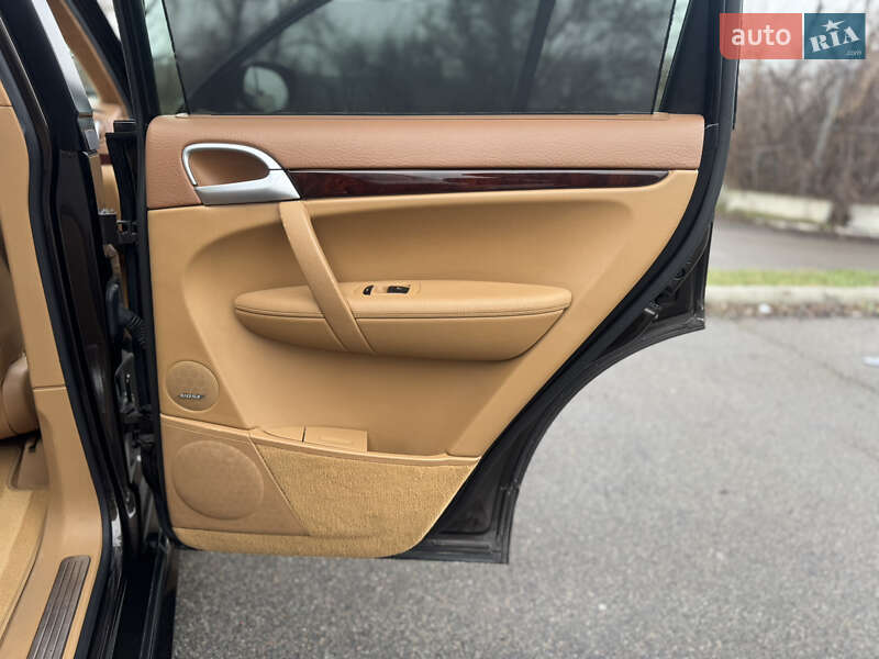 Внедорожник / Кроссовер Porsche Cayenne 2010 в Киеве фото 58 Внедорожник / Кроссовер Porsche Cayenne 2010 в Киеве