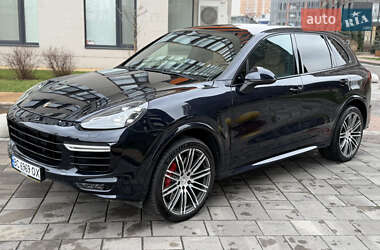 Внедорожник / Кроссовер Porsche Cayenne 2015 в Киеве
