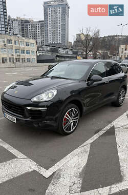 Внедорожник / Кроссовер Porsche Cayenne 2015 в Киеве
