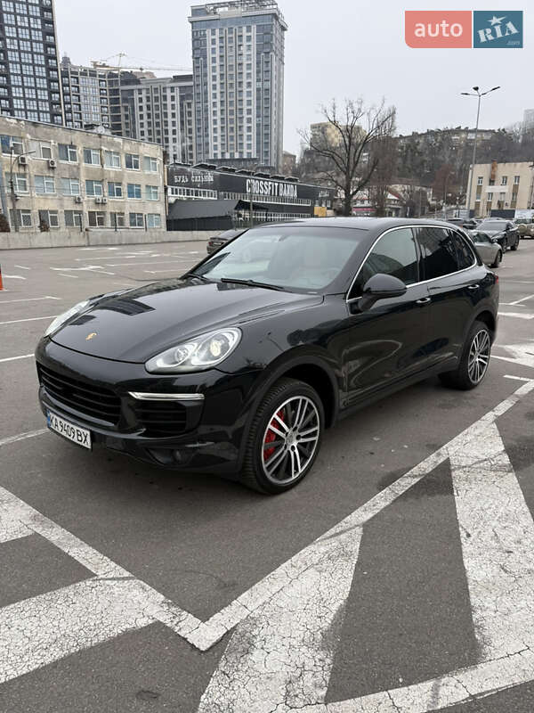 Внедорожник / Кроссовер Porsche Cayenne 2015 в Киеве
