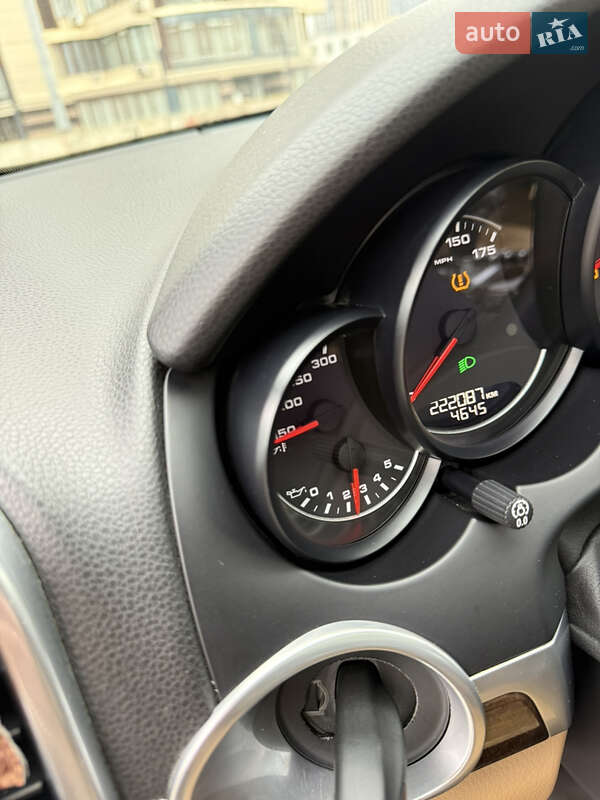 Внедорожник / Кроссовер Porsche Cayenne 2015 в Киеве