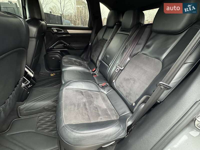 Внедорожник / Кроссовер Porsche Cayenne 2012 в Киеве фото 9 Внедорожник / Кроссовер Porsche Cayenne 2012 в Киеве