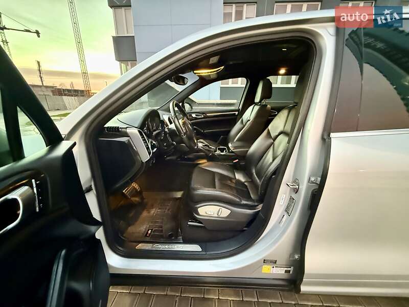 Внедорожник / Кроссовер Porsche Cayenne 2013 в Одессе
