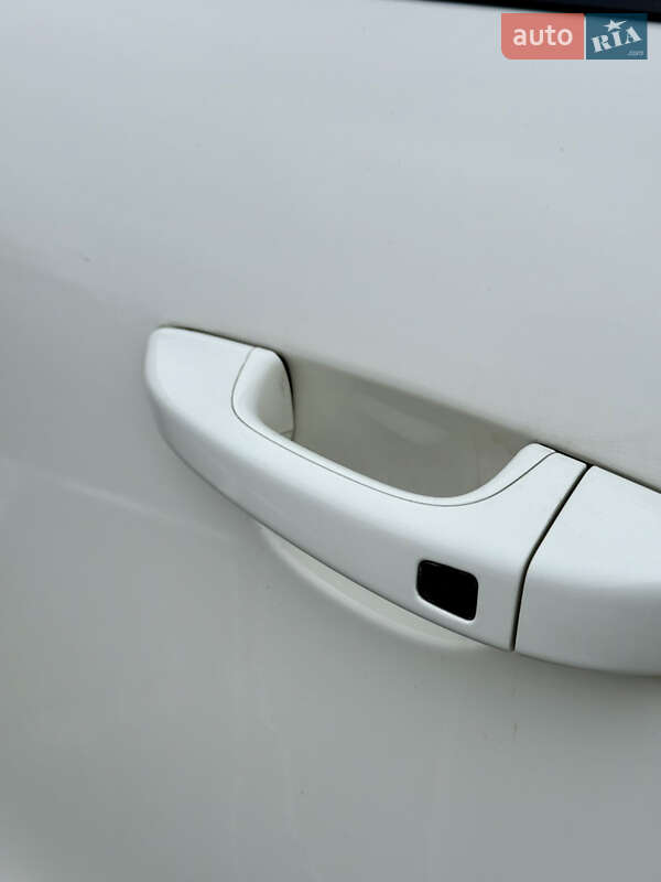 Внедорожник / Кроссовер Porsche Cayenne 2011 в Киеве