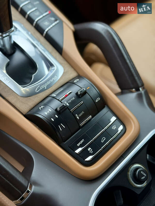 Внедорожник / Кроссовер Porsche Cayenne 2011 в Киеве