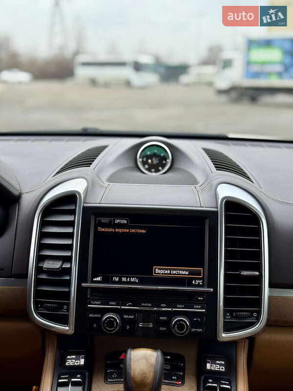 Внедорожник / Кроссовер Porsche Cayenne 2011 в Киеве