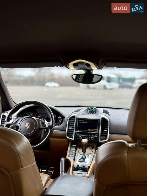 Внедорожник / Кроссовер Porsche Cayenne 2011 в Киеве