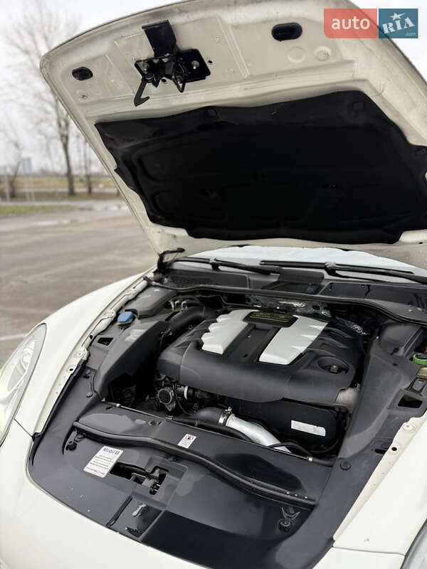 Внедорожник / Кроссовер Porsche Cayenne 2011 в Киеве