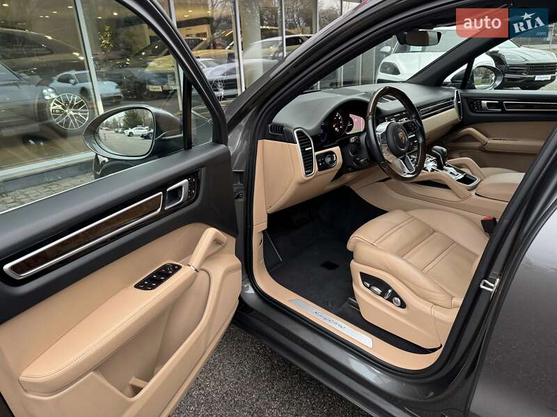Внедорожник / Кроссовер Porsche Cayenne 2020 в Днепре фото 15 Внедорожник / Кроссовер Porsche Cayenne 2020 в Днепре