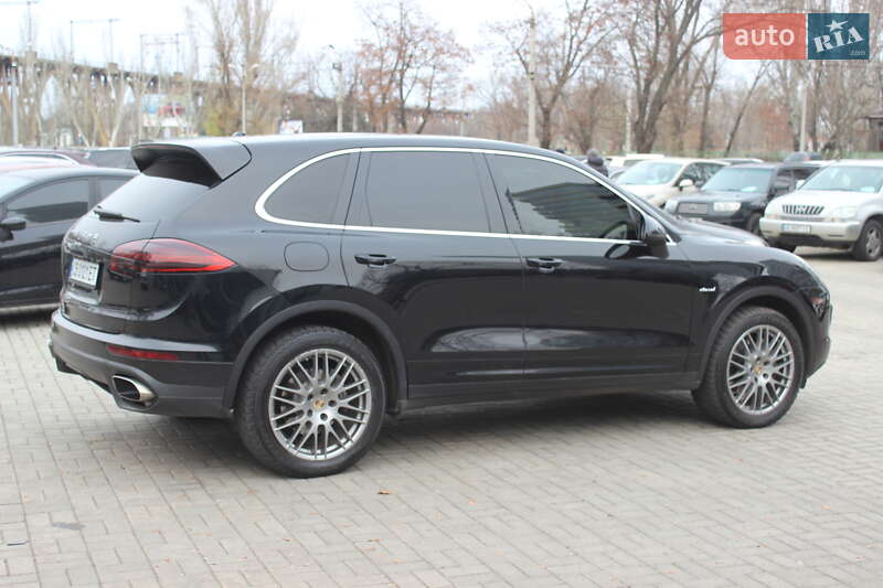 Внедорожник / Кроссовер Porsche Cayenne 2015 в Днепре фото 5 Внедорожник / Кроссовер Porsche Cayenne 2015 в Днепре