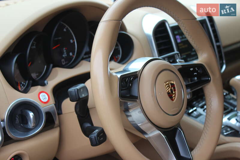 Внедорожник / Кроссовер Porsche Cayenne 2015 в Днепре фото 15 Внедорожник / Кроссовер Porsche Cayenne 2015 в Днепре