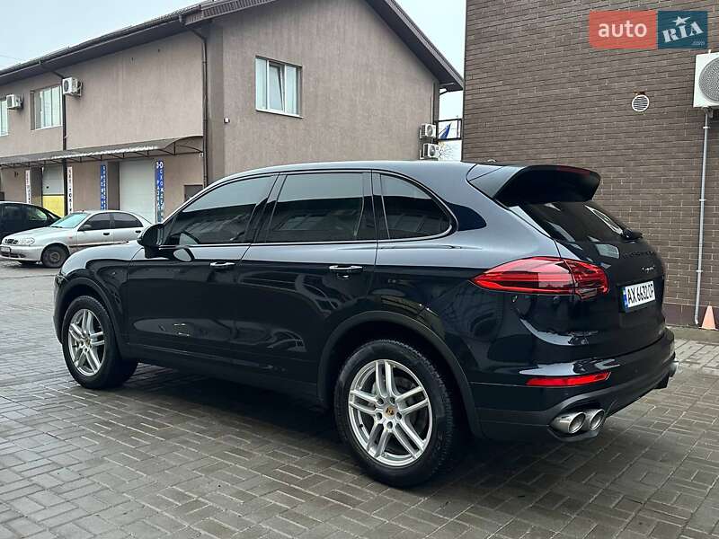 Внедорожник / Кроссовер Porsche Cayenne 2016 в Харькове