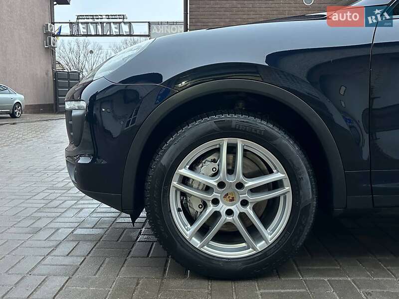 Внедорожник / Кроссовер Porsche Cayenne 2016 в Харькове