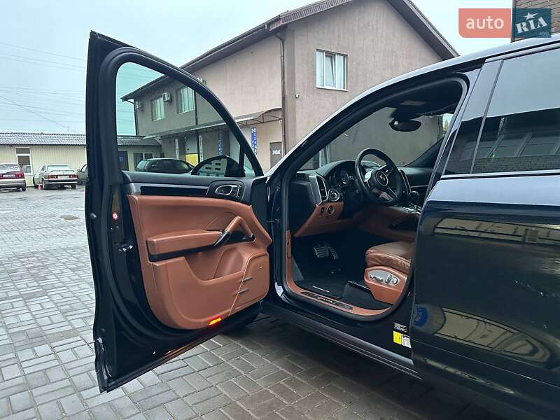 Внедорожник / Кроссовер Porsche Cayenne 2016 в Харькове