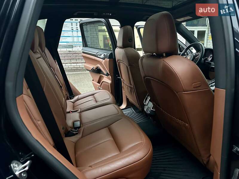 Внедорожник / Кроссовер Porsche Cayenne 2016 в Харькове