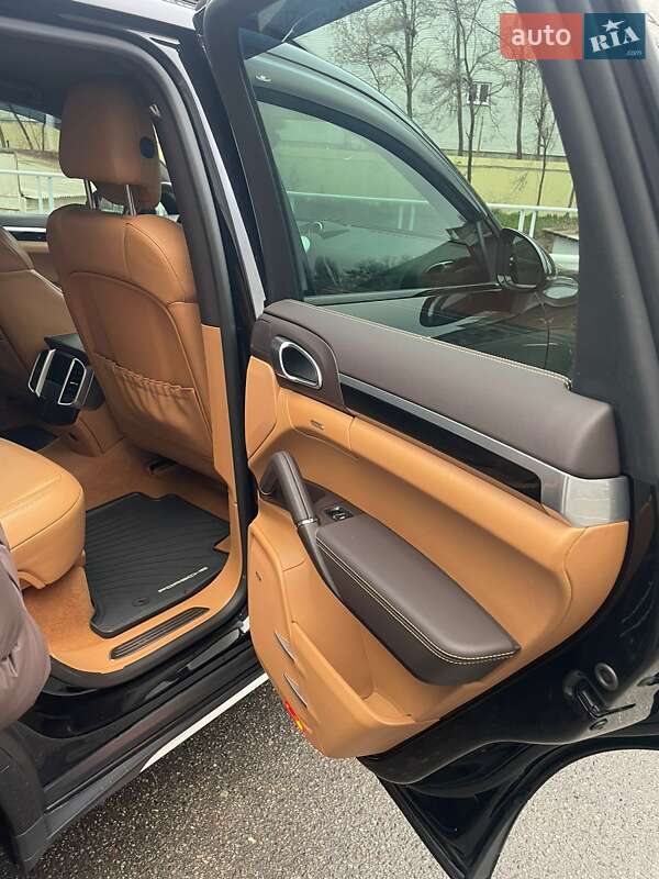 Внедорожник / Кроссовер Porsche Cayenne 2017 в Киеве фото 24 Внедорожник / Кроссовер Porsche Cayenne 2017 в Киеве