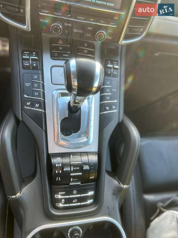 Внедорожник / Кроссовер Porsche Cayenne 2012 в Киеве фото 16 Внедорожник / Кроссовер Porsche Cayenne 2012 в Киеве