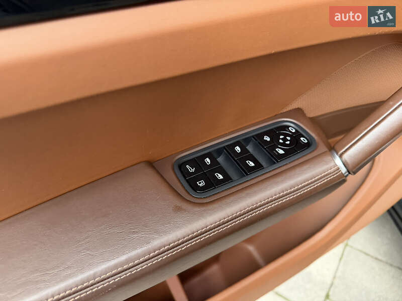 Внедорожник / Кроссовер Porsche Cayenne 2018 в Киеве фото 17 Внедорожник / Кроссовер Porsche Cayenne 2018 в Киеве