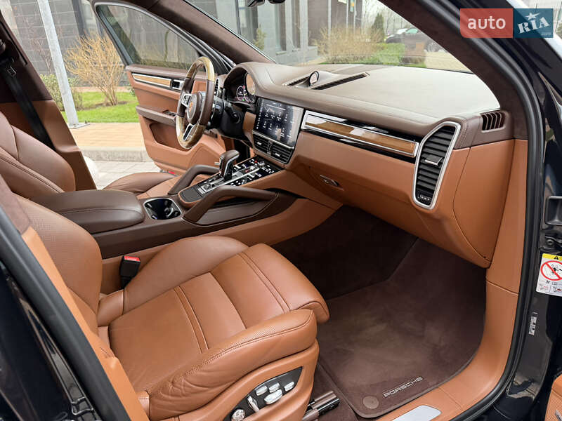 Внедорожник / Кроссовер Porsche Cayenne 2018 в Киеве фото 32 Внедорожник / Кроссовер Porsche Cayenne 2018 в Киеве
