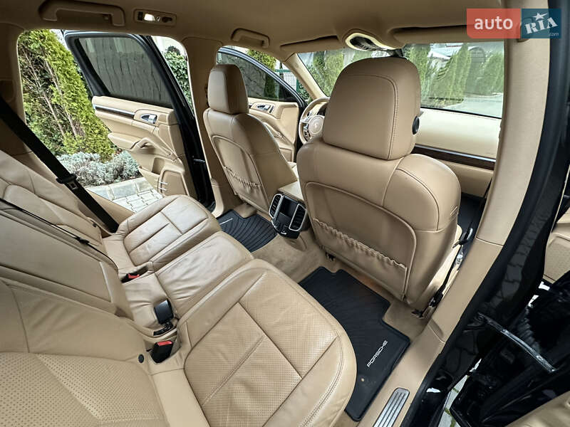 Внедорожник / Кроссовер Porsche Cayenne 2013 в Одессе