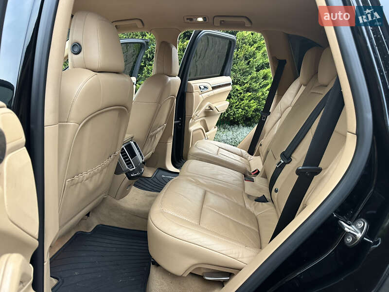 Внедорожник / Кроссовер Porsche Cayenne 2013 в Одессе