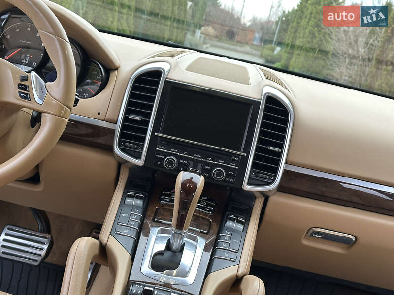 Внедорожник / Кроссовер Porsche Cayenne 2013 в Одессе