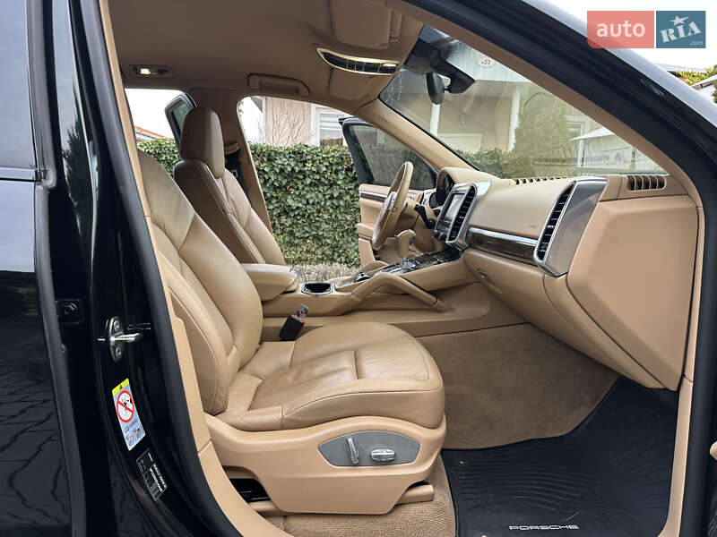 Внедорожник / Кроссовер Porsche Cayenne 2013 в Одессе