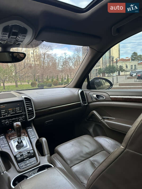 Внедорожник / Кроссовер Porsche Cayenne 2010 в Одессе