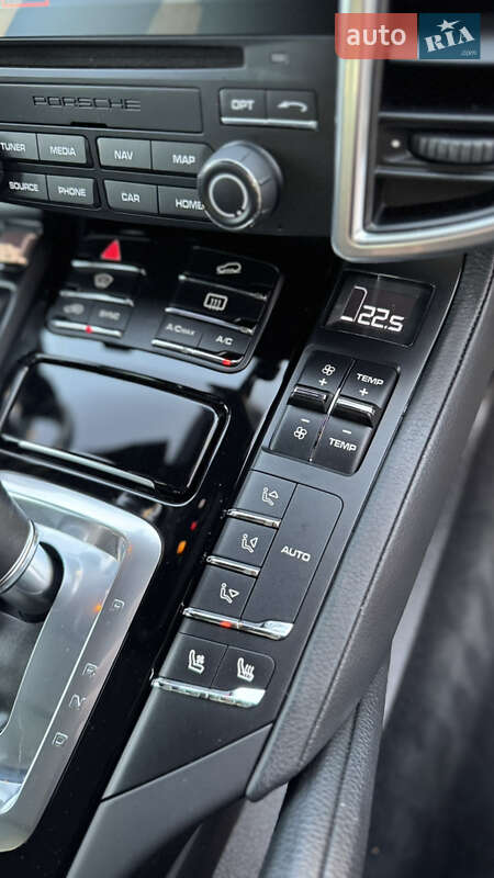 Внедорожник / Кроссовер Porsche Cayenne 2017 в Львове