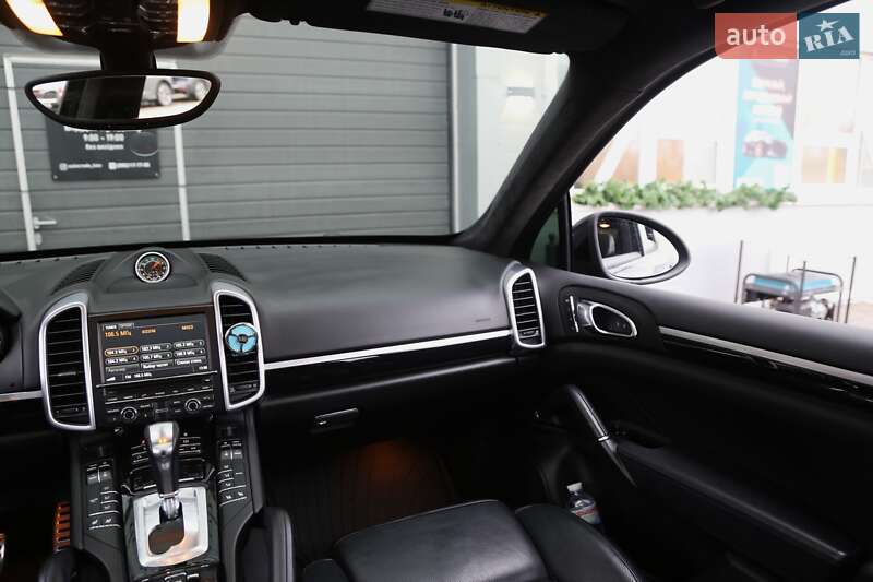 Внедорожник / Кроссовер Porsche Cayenne 2013 в Киеве