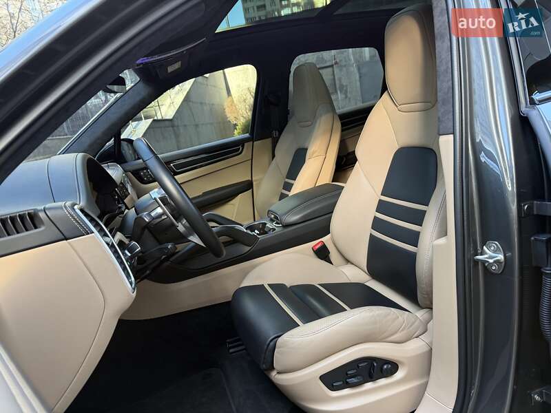 Внедорожник / Кроссовер Porsche Cayenne 2022 в Киеве фото 21 Внедорожник / Кроссовер Porsche Cayenne 2022 в Киеве