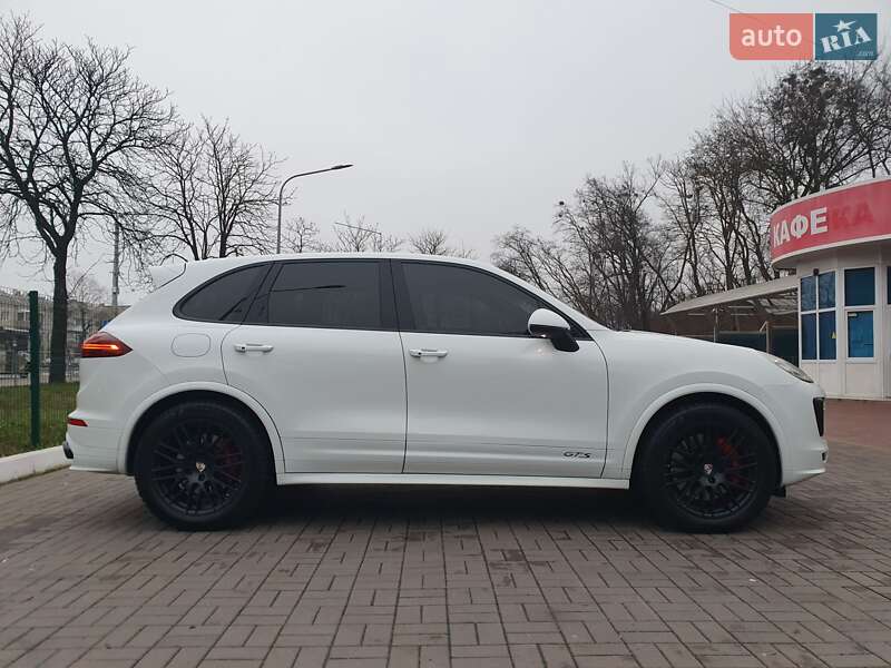 Внедорожник / Кроссовер Porsche Cayenne 2015 в Киеве фото 12 Внедорожник / Кроссовер Porsche Cayenne 2015 в Киеве