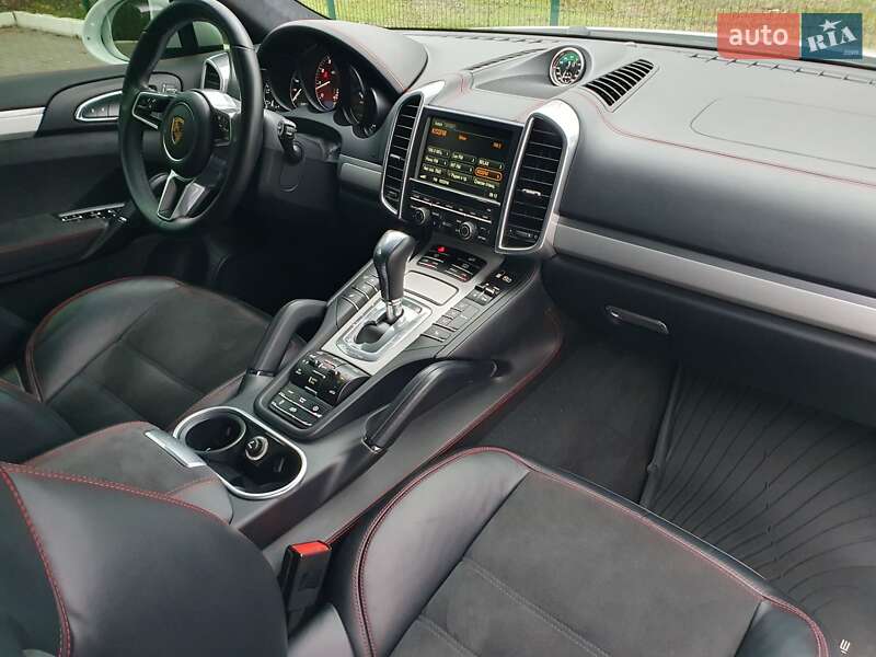Внедорожник / Кроссовер Porsche Cayenne 2015 в Киеве фото 41 Внедорожник / Кроссовер Porsche Cayenne 2015 в Киеве