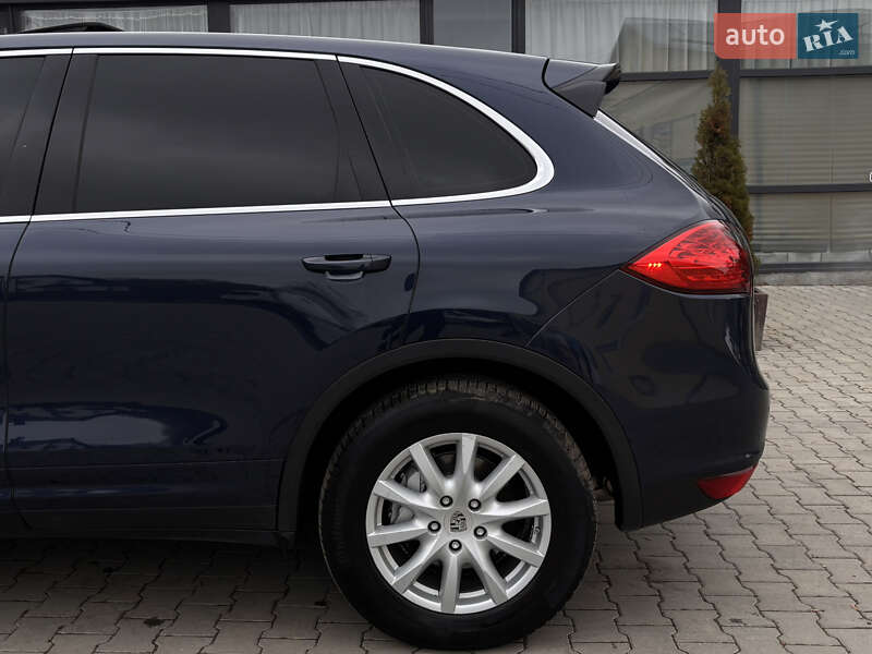 Внедорожник / Кроссовер Porsche Cayenne 2011 в Тернополе