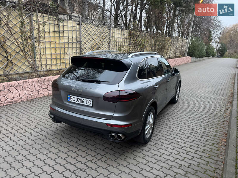 Внедорожник / Кроссовер Porsche Cayenne 2017 в Хмельницком