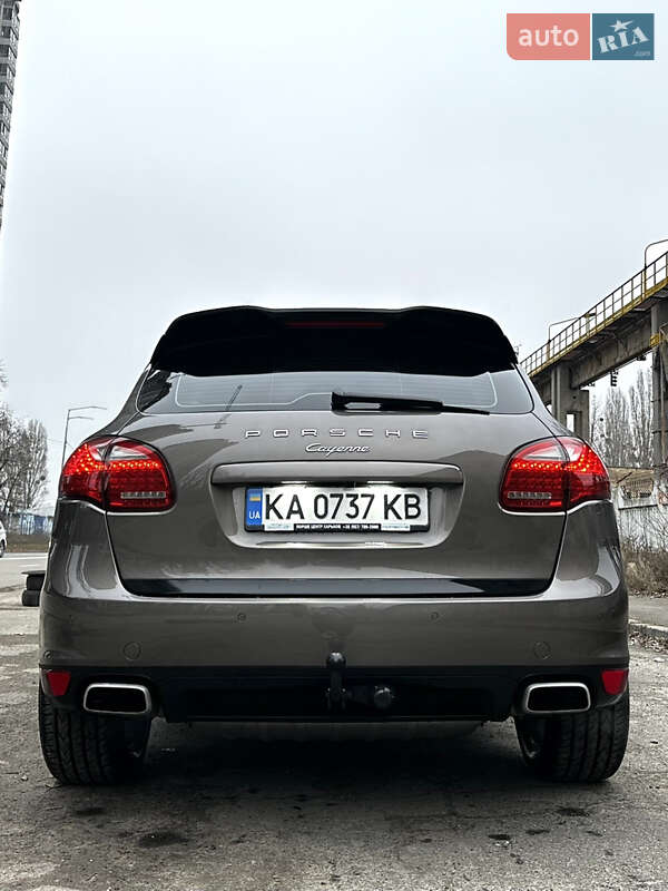 Внедорожник / Кроссовер Porsche Cayenne 2013 в Киеве