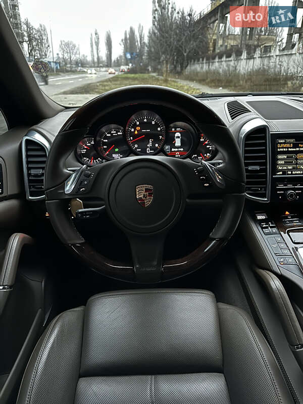 Внедорожник / Кроссовер Porsche Cayenne 2013 в Киеве