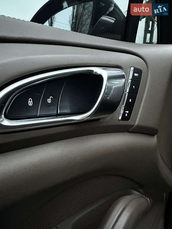 Внедорожник / Кроссовер Porsche Cayenne 2013 в Киеве